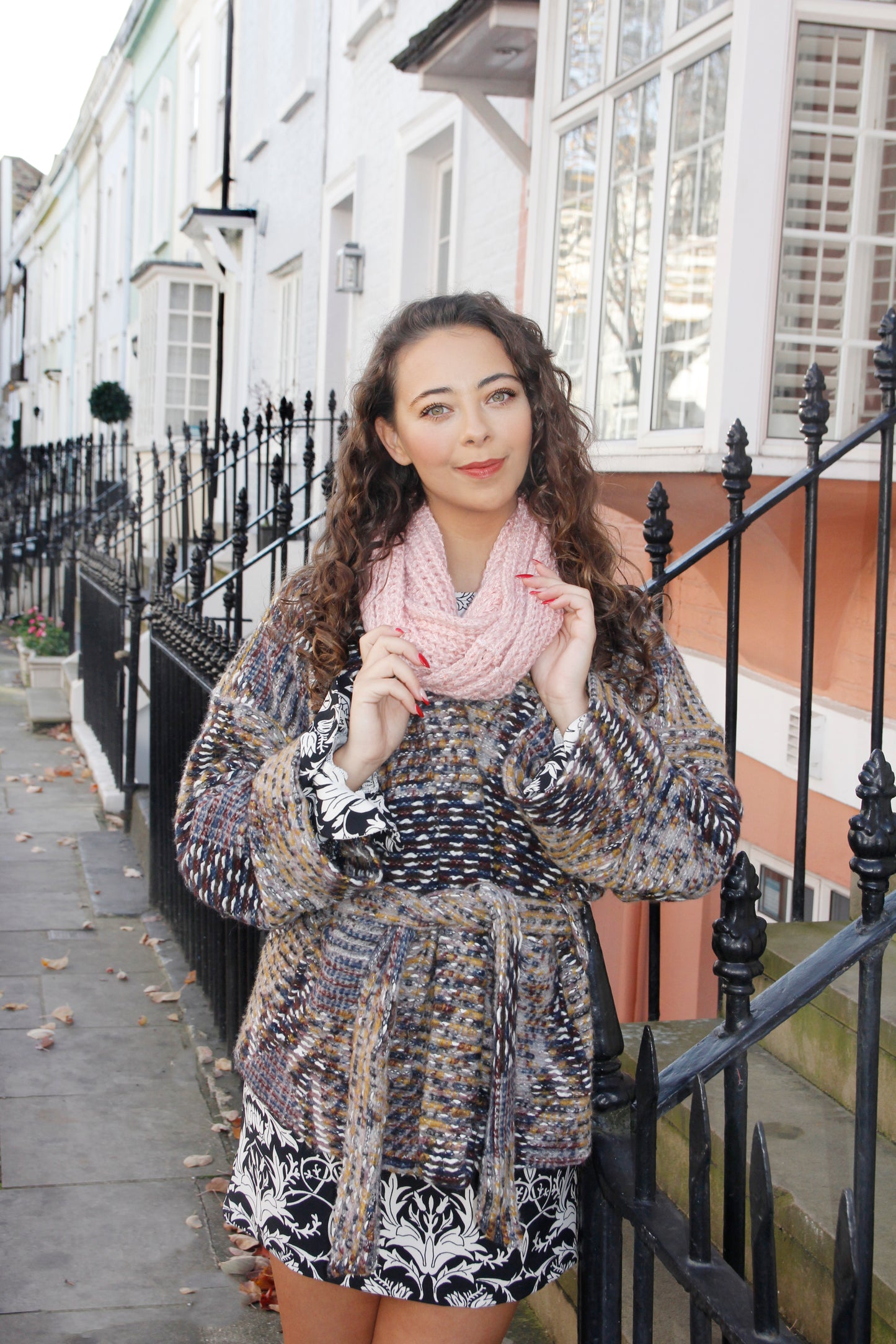 Pink Women's Winter Knitted Snood Scarf - Chunky Ribbed Knit