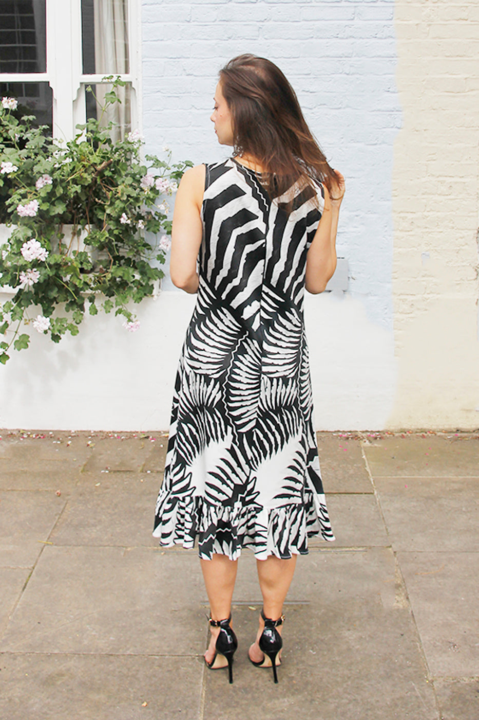 Alessia Dress - Black and White Sleeveless Dress